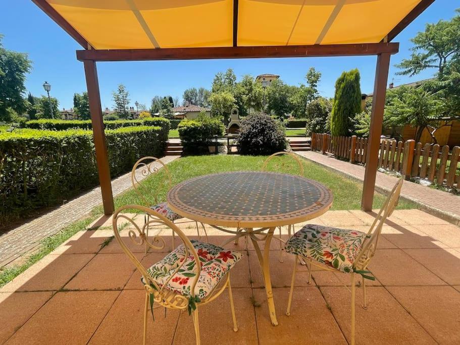Casa vacanza Villaggio Poggio Rosso Arezzo Esterno foto