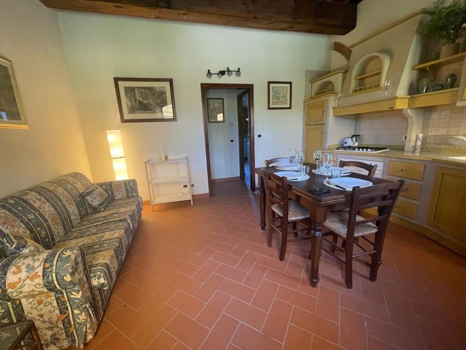 Casa vacanza Villaggio Poggio Rosso Arezzo Esterno foto